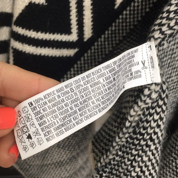 Tribal print sweater forever 21 - Picture 7 of 8